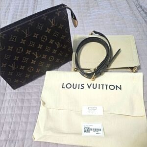 Original Louis Vuitton Toiletry Pouch 26 & Strap